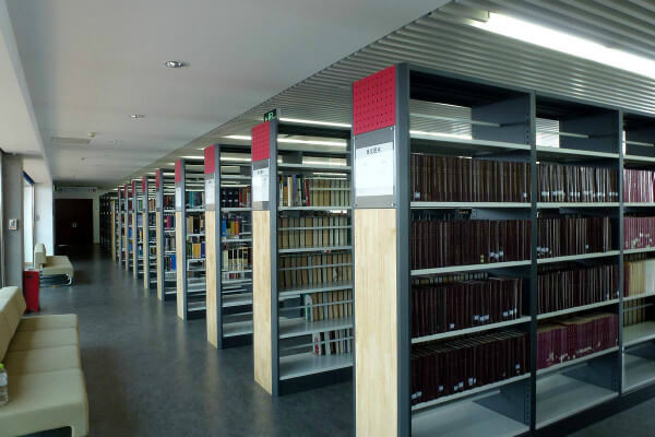 在車棚、圖書館、實(shí)驗(yàn)室等安裝監(jiān)控